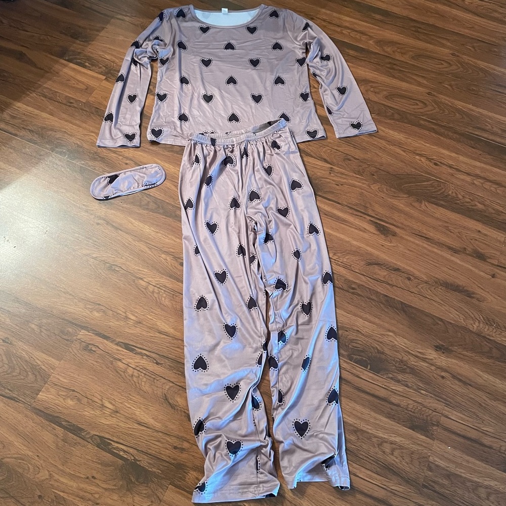 Pajama Set - Picture 2 of 6
